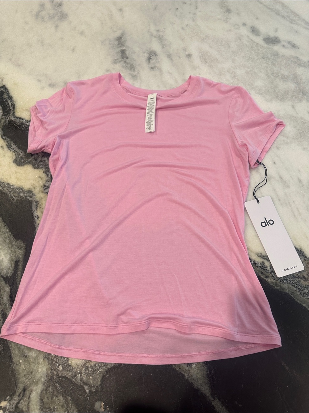 ALO Yoga All Day Short Sleeve Tee NWT small in Light Pink